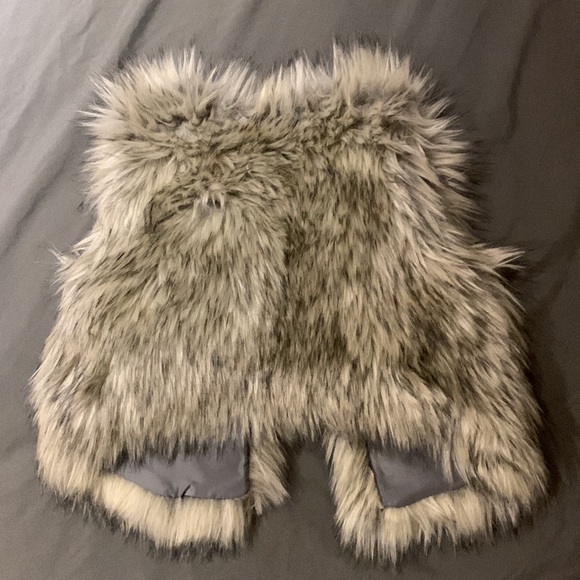 Old Navy Toddler Girl Vest…. Only wore once! - Picture 5 of 5